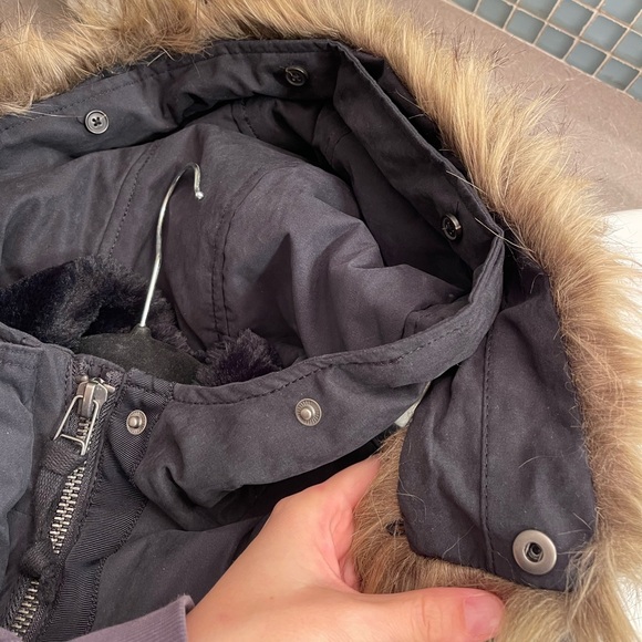 Abercrombie & Fitch parka with detachable fur on hood - Picture 3 of 4